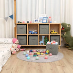 Bac de rangement en tissu pliable blanc dans un dressing moderne
