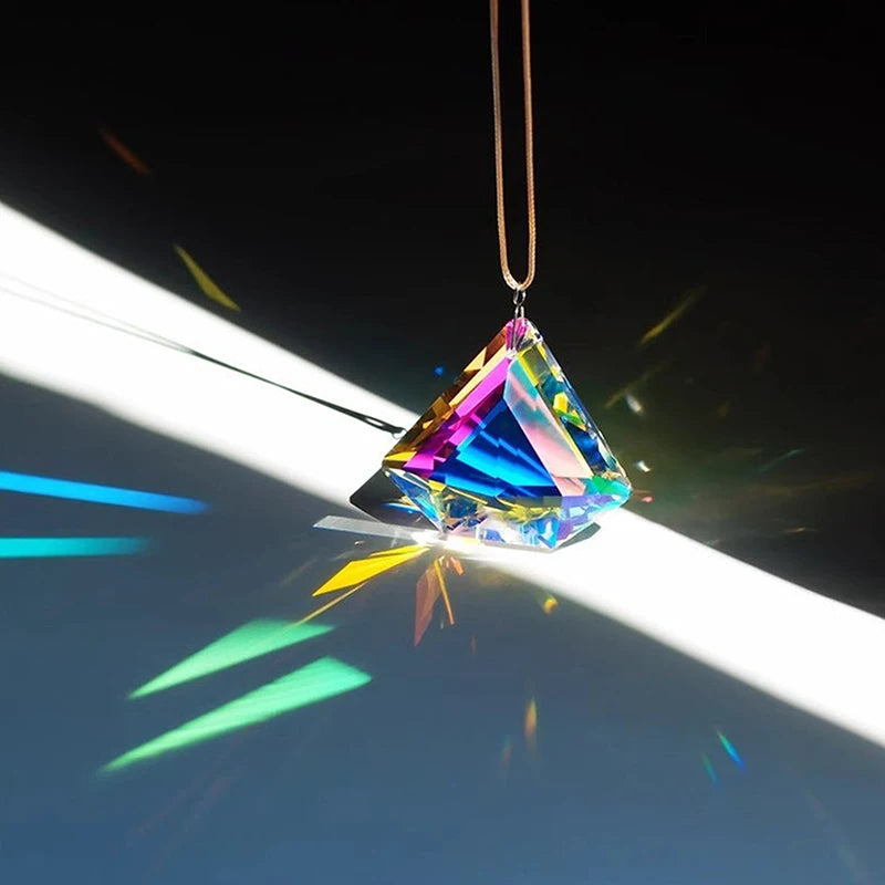 pendentif multicolore facettes géométriques transparent moderne chaîne métalliqueextérieur attrape soleil ornement décoration jardin