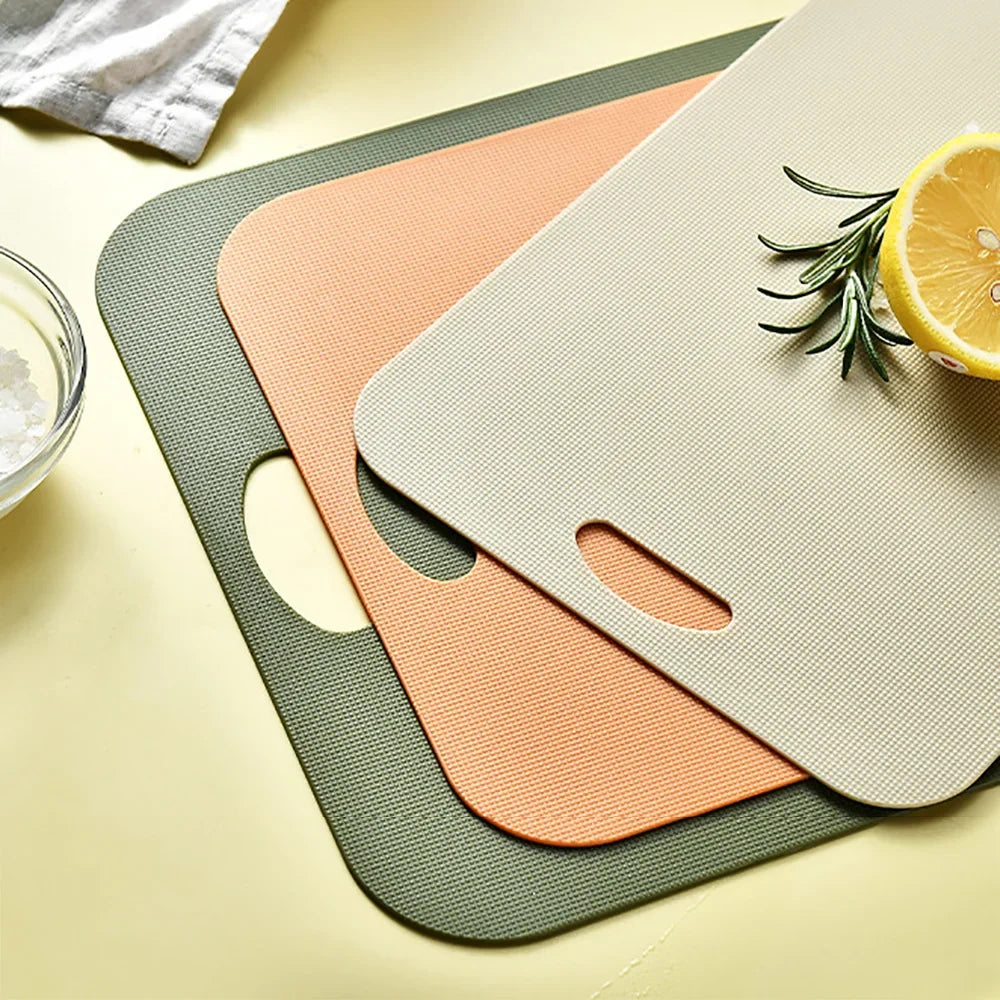 planches découper plastique vert orange gris moderne couteau oignon tomate romarin avocat citron