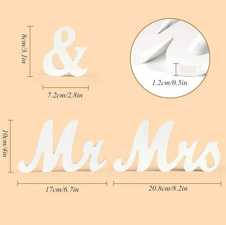 décoration mariage lettres Mr Mrs bois blanc script élégant adhésif inclusion table festive