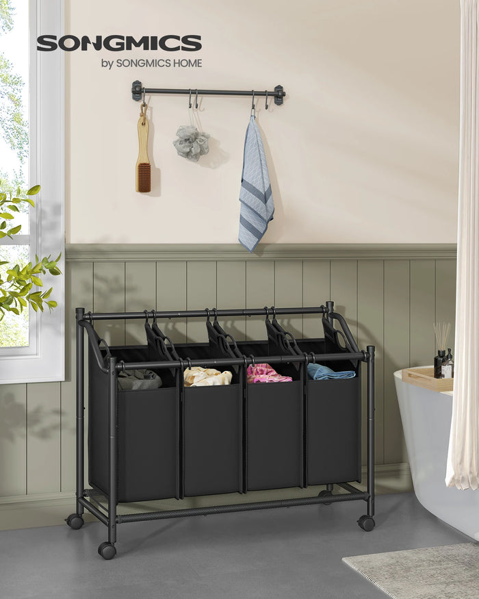 Panier à linge mobile noir avec 4 sacs amovibles dans une salle de bain