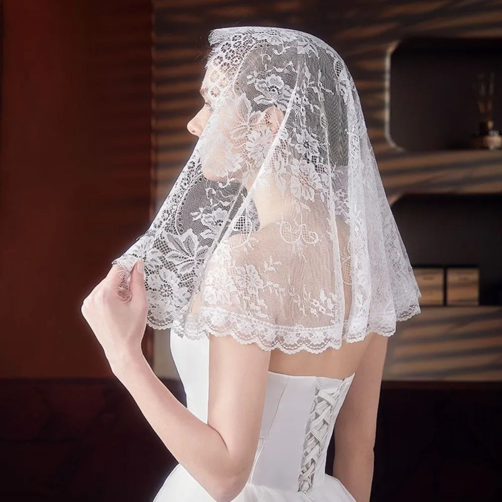 voile mariée dentelle blanche noire motifs floraux élégante traditionnelle translucent classique