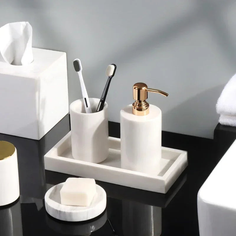 ensemble accessoires salle bain marbre blanc doré distributeur savon porte brosse savon