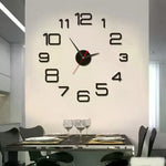 horloge murale moderne adhésive noir or rouge numéros aiguilles 50cm 40cm