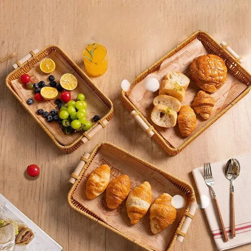 panier rotin marron clair traditionnel poignées bois fruits croissants