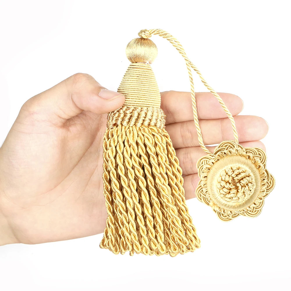 pompons rideau dorés tissés noeuds traditionnels fixations accessoires décoration intérieure textiles maison