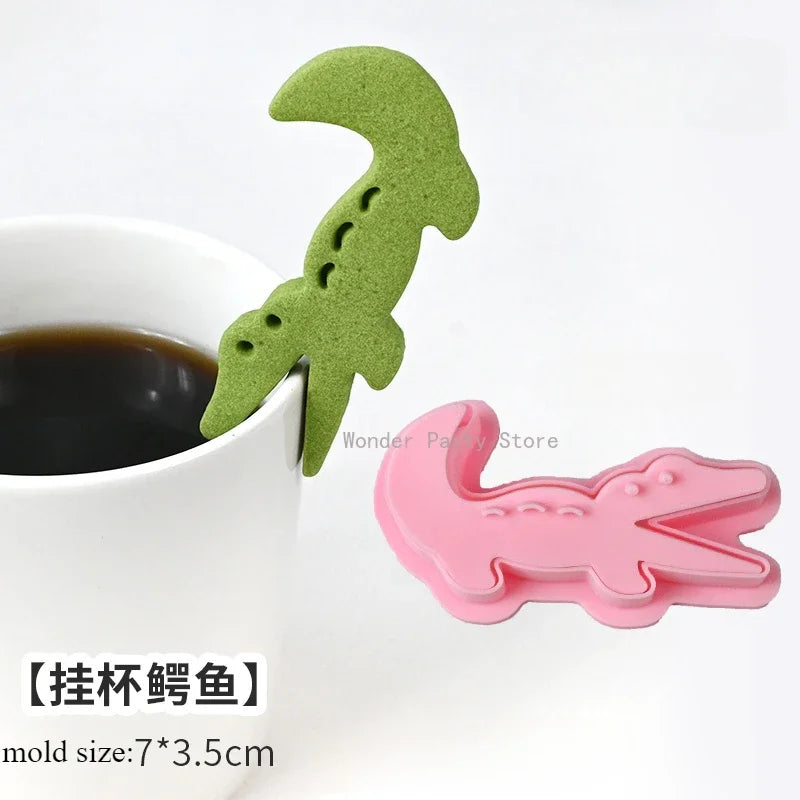 biscuits animaux dessin animé emporte pièces créatifs chats cerfs écureuils marron vert jaune