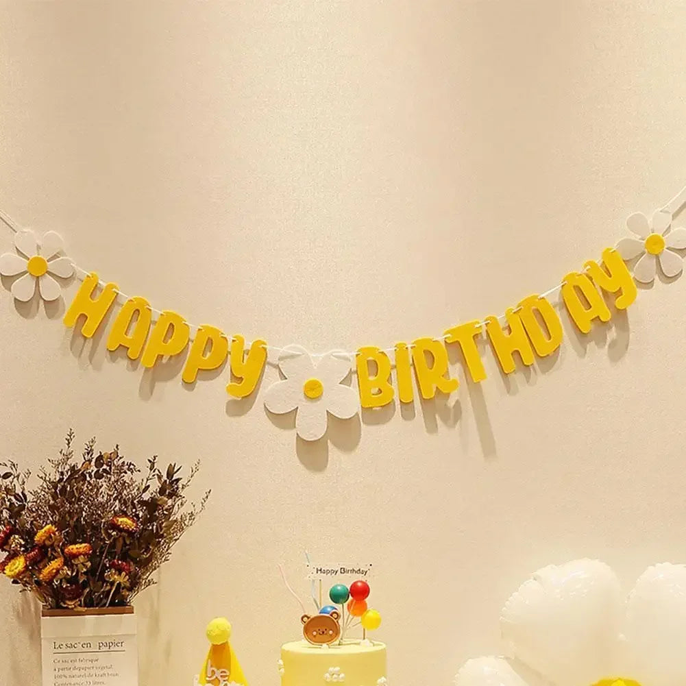 guirlande fête happy birthday jaune blanc fleurs lettres décorative anniversaire festif