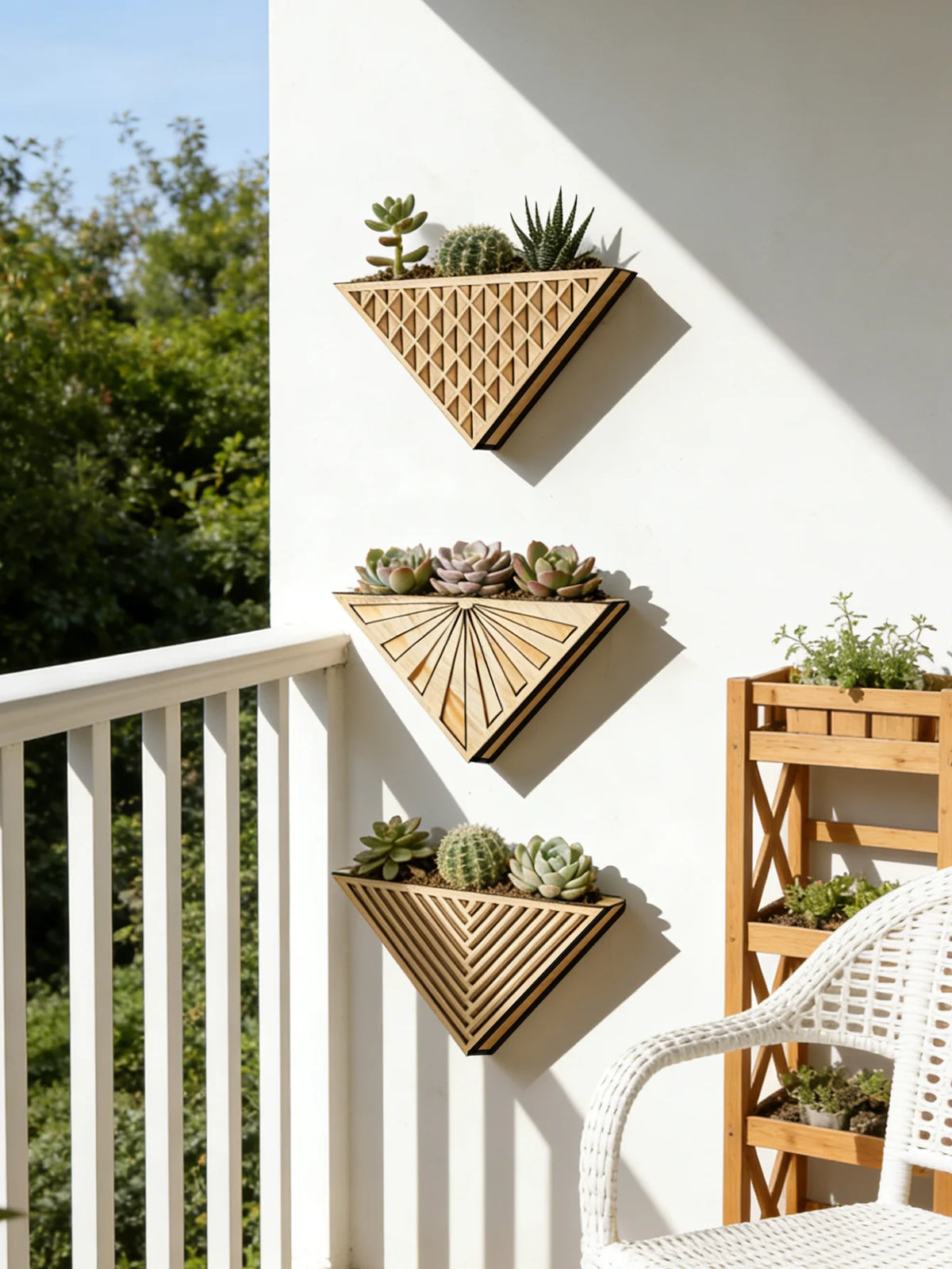 jardinière murale bois triangle motif géométrique moderne plante verte fixation decointérieur