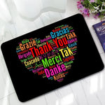 tapis antidérapant polygoneux motifs textes multilingue couleurs vives porte sol moderne