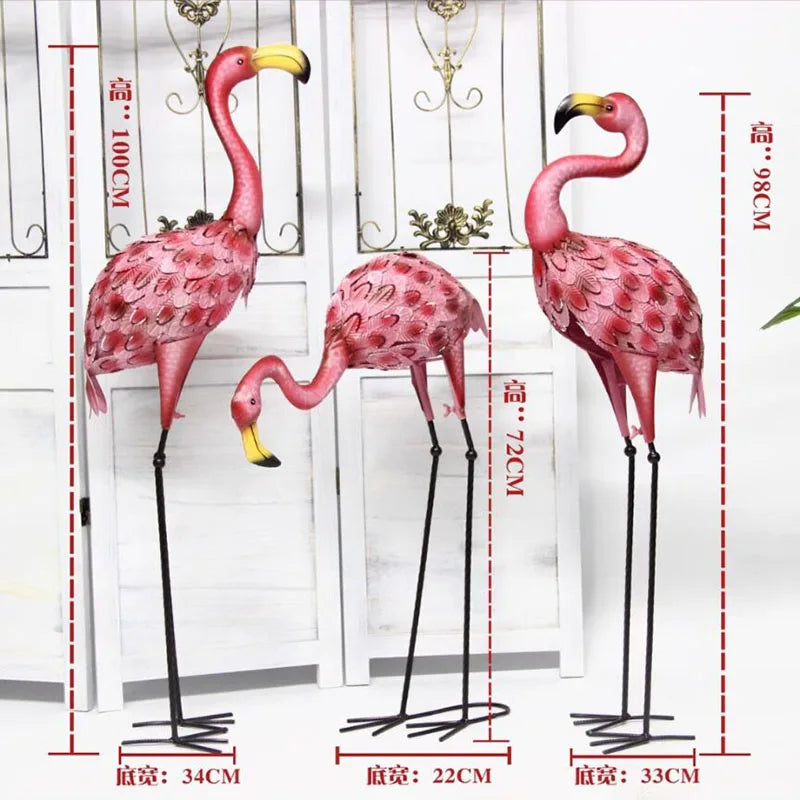 statues oiseaux rose réaliste métal brillant jardin extérieur stylisé grille sol haute