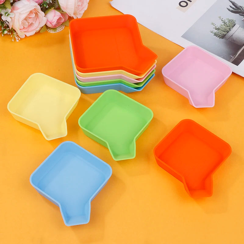 organisateur rangement boîtes carrées orange vert bleu rose jaune moderne minimaliste jeux société accessoires
