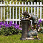 Détail de la statue peinte à la main pour jardin