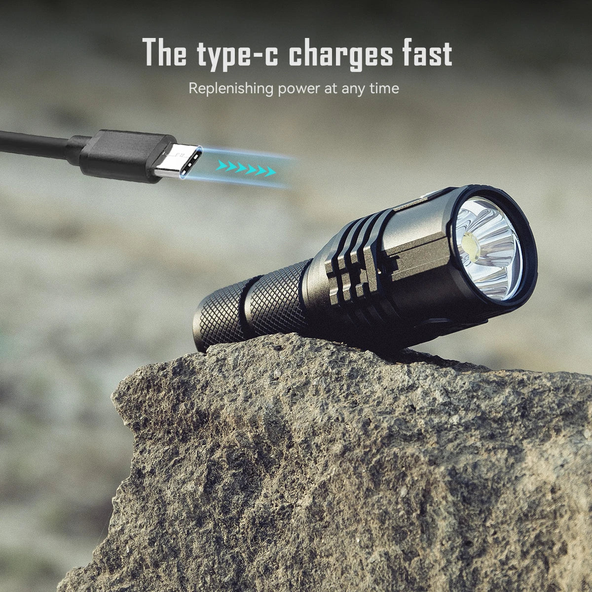 lampe poche rechargeable 13000 lumens led noire robuste camping