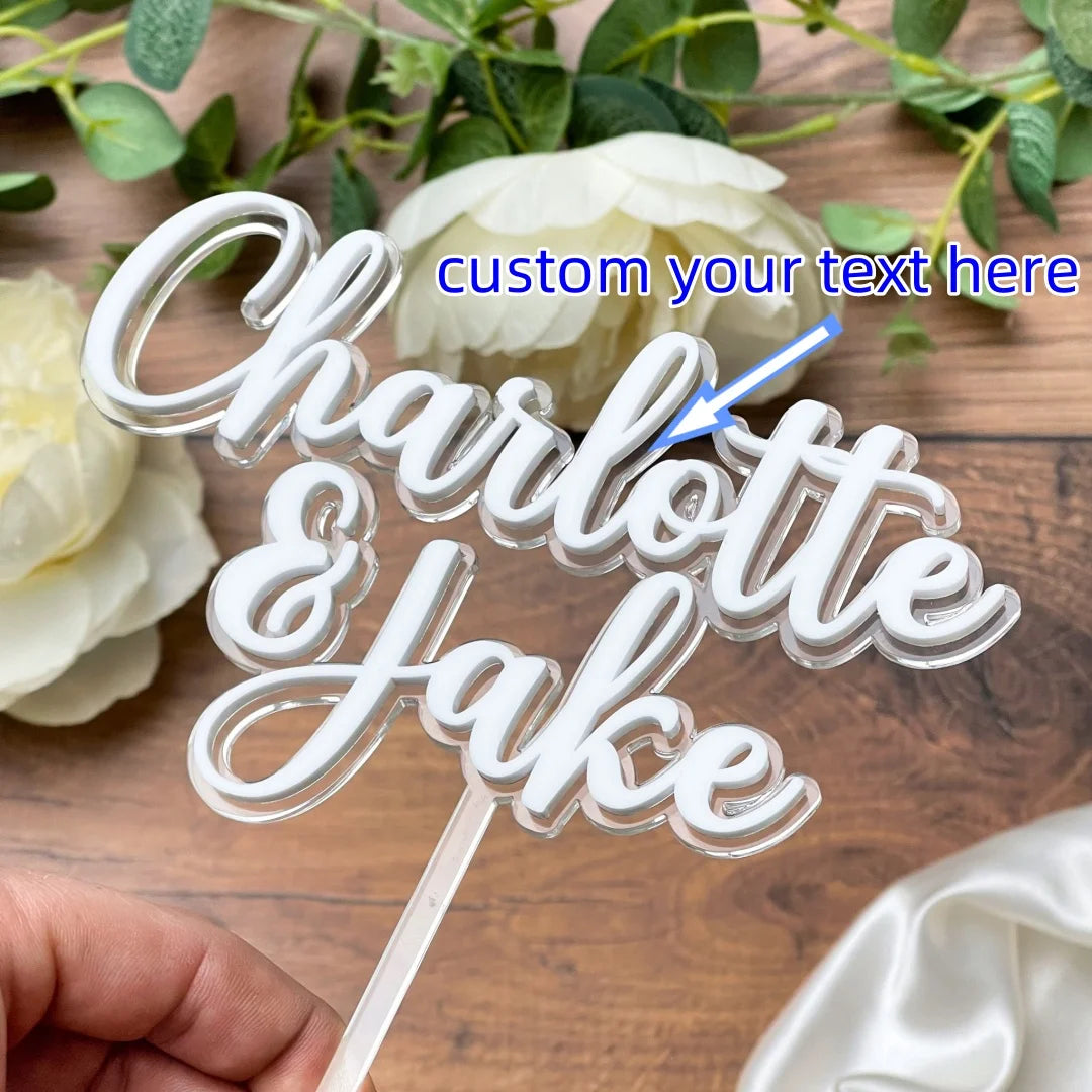 décoration gâteau mariage transparente lettres stylisées acrylique moderne élégante calligraphie pique sophistiquée reliefs personnalisée