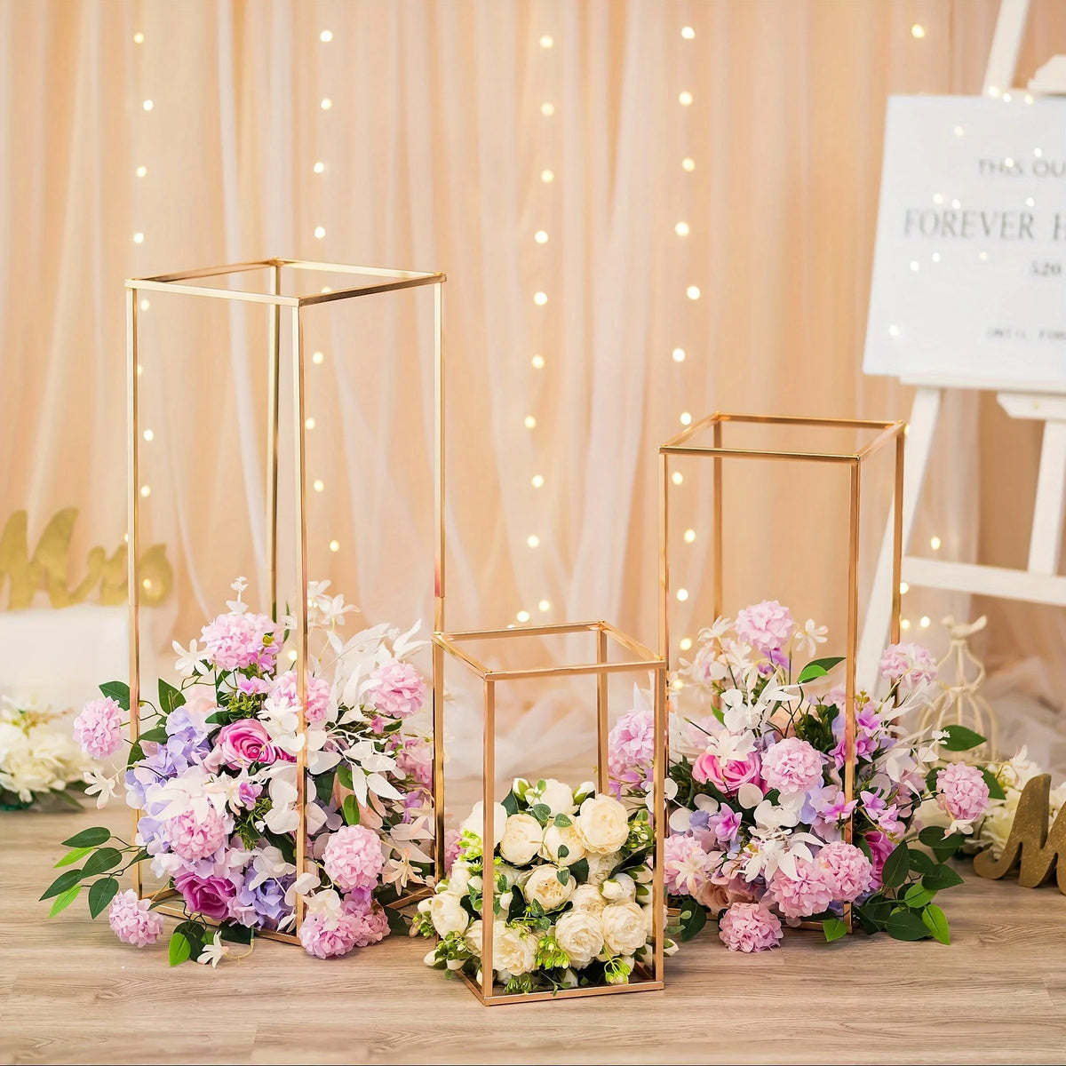 supports fleurs dorés modernes décoration mariage événements élégants multifonctions vases présentoirs gâteaux pieds lampe