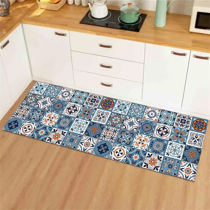 Tapis de cuisine carrelé avec des motifs colorés et élégants, posé au sol dans une cuisine au design moderne et épuré.