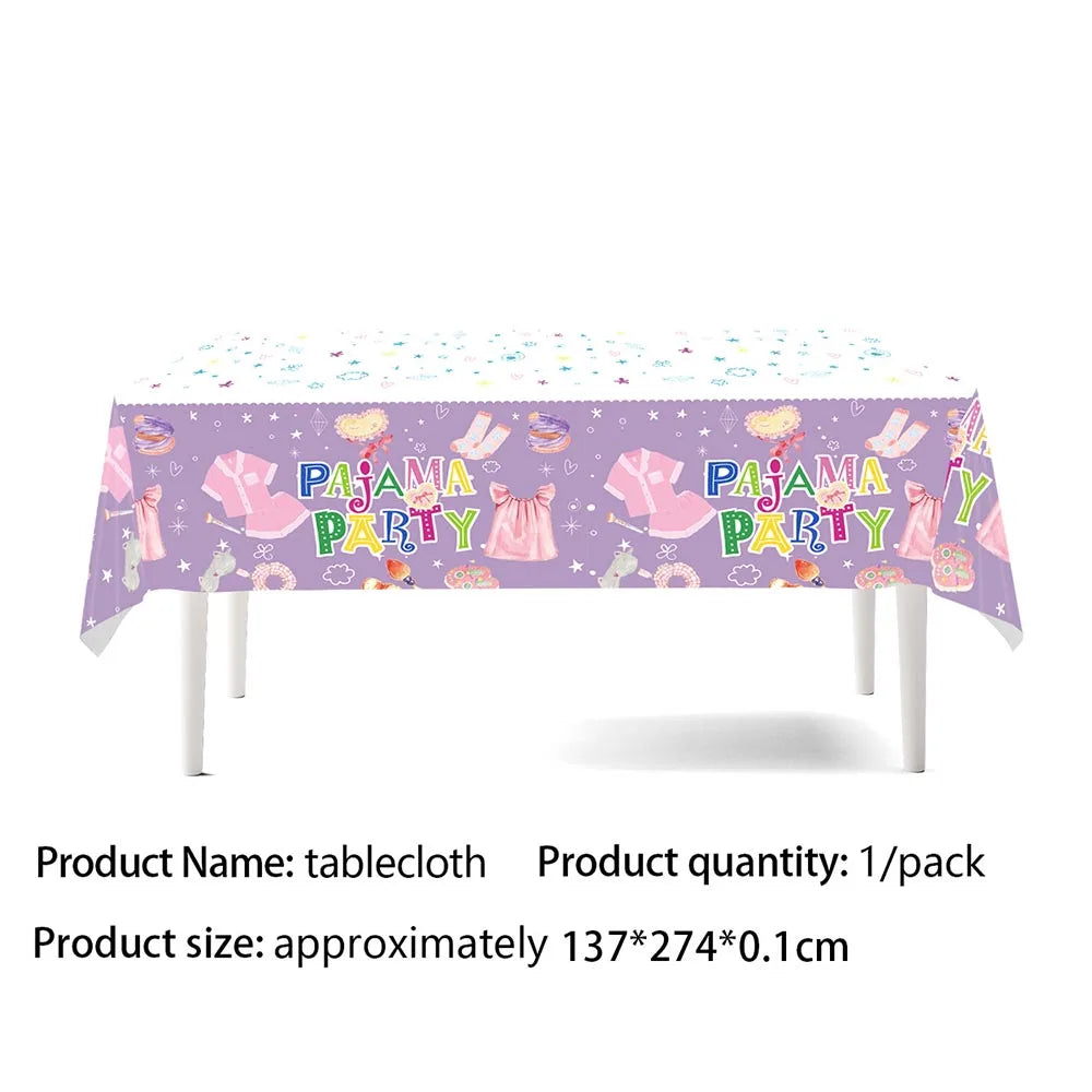 décoration fête thème pyjama suspendus toppers gâteau assiettes tasses serviettes nappe table