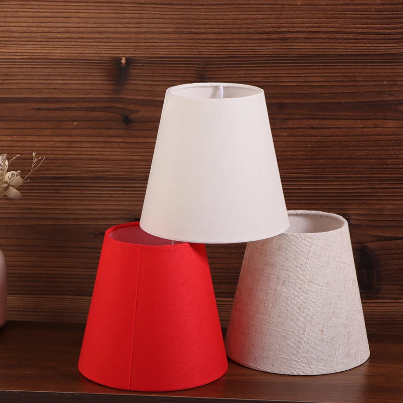 lampe table moderne abat jour toile couleur marron rouge blanc base bois