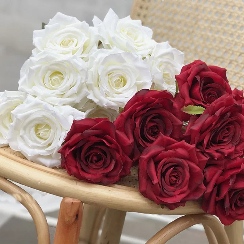 Bouquet roses artificielles blanches rouges modernes décoration intérieure élégante mariage anniversaire