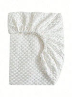 drap housse lit bébé gris blanc moderne perforations points élastiques doux