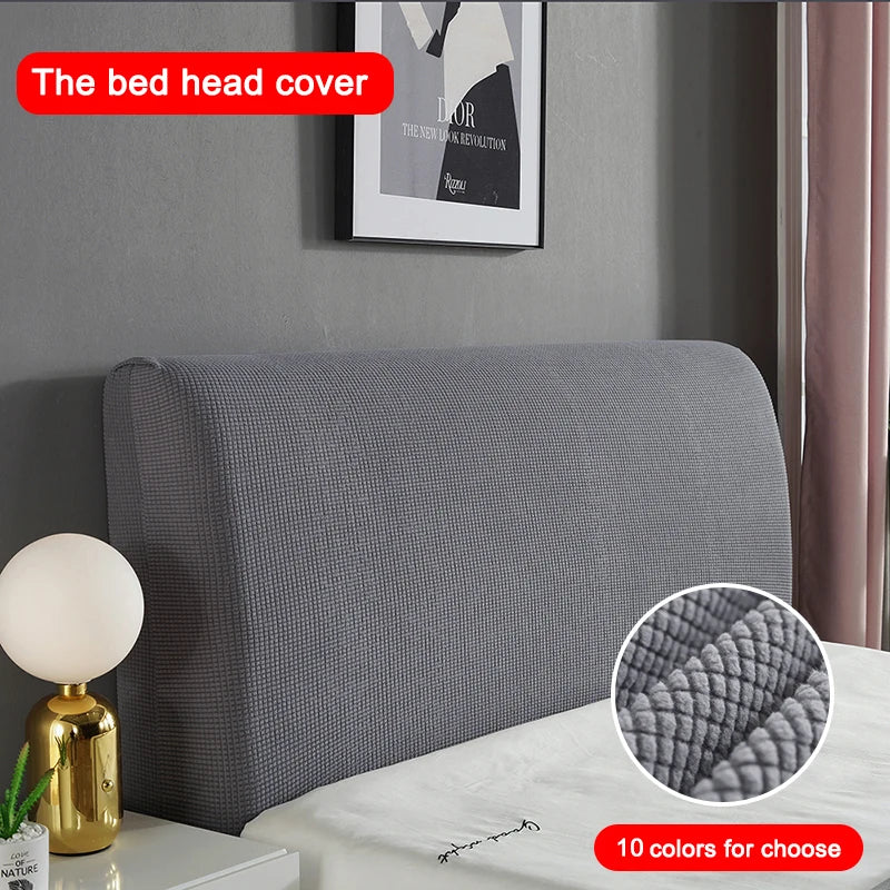 Installation facile de la housse élastique sur une tête de lit standard