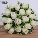 bouquet roses artificielles rouge orange bleu clair rose blanches intérieur décoration romantique classique anniversaire