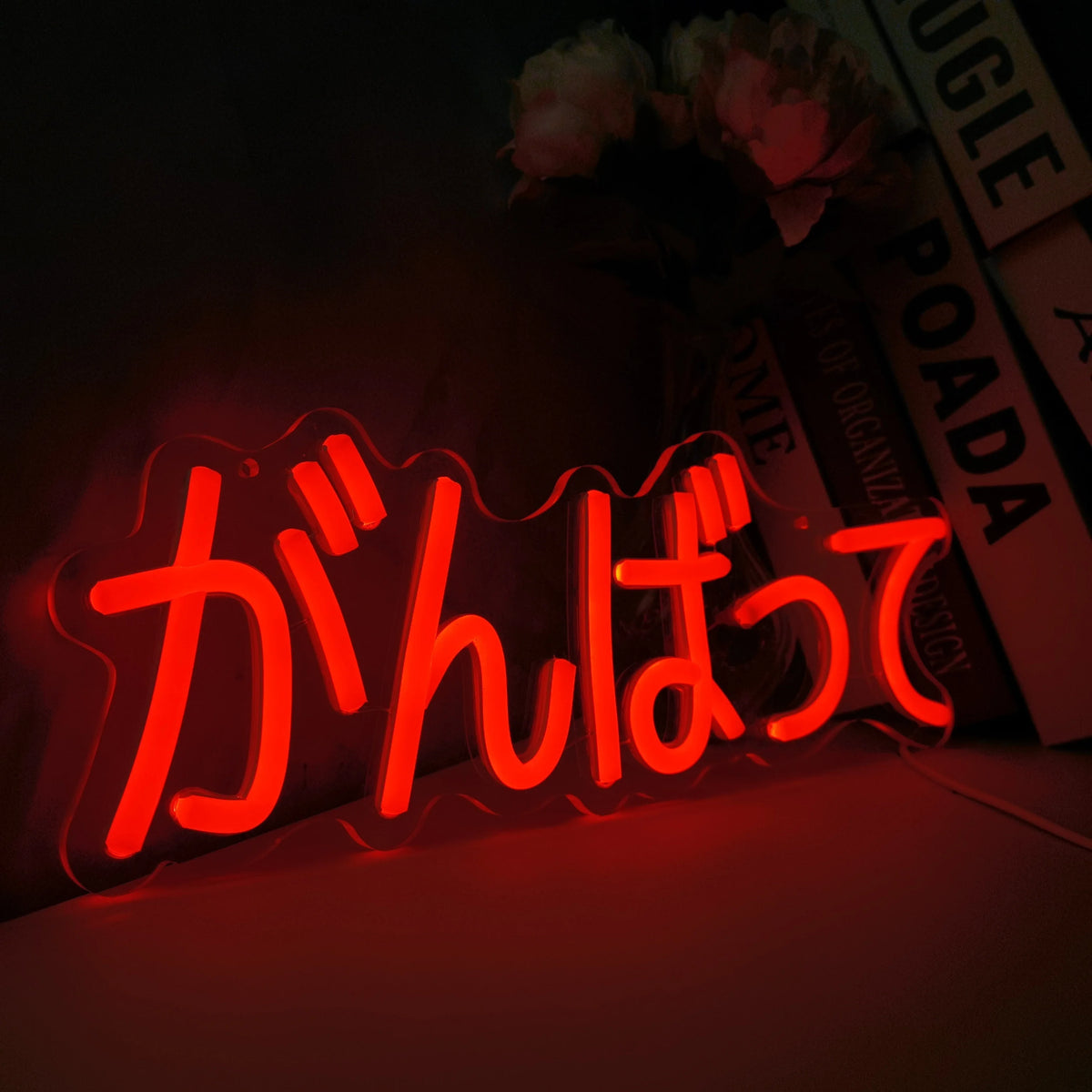 néon lumineux lettres japonaises rouge minimaliste moderne chambre adolescente deco murale cadeau anniversaire