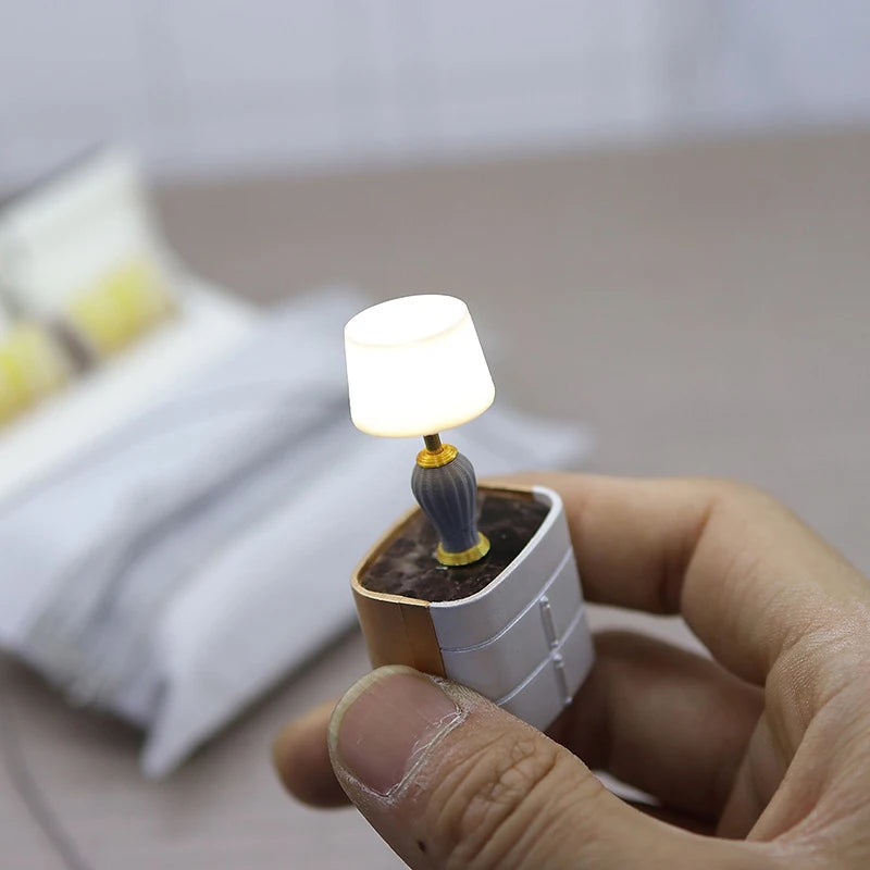 mini lampe moderne accessoires poupées blanc gris noir doré texture marbrée finition lisse adhésif
