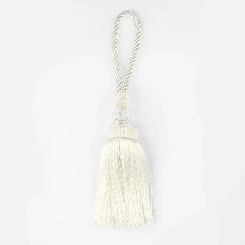 pompon porte élégant brodé couleur beige doré argenté gris blanc textile maison