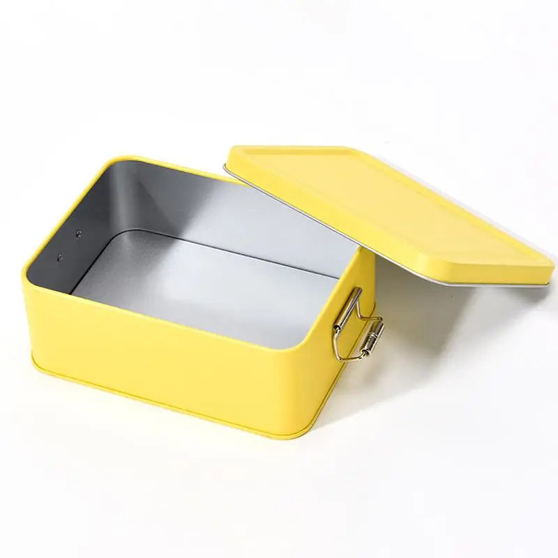 boîte métallique jaune vintage cadenas fermeture sûre rangement bijoux classique matériau lisse sécurité alimentaire