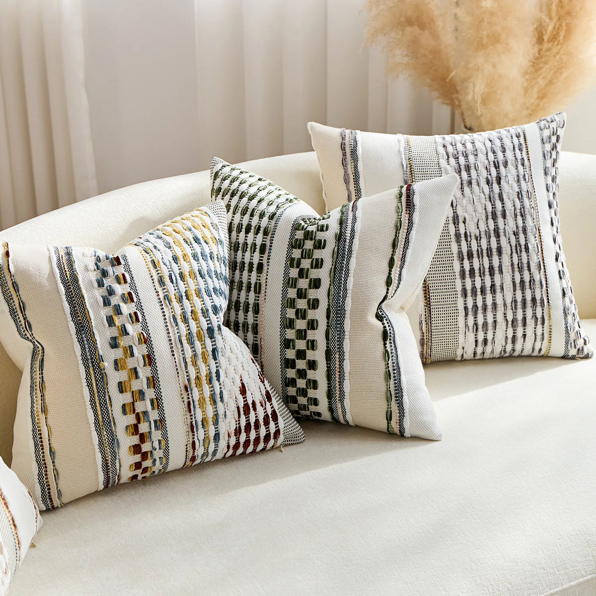 housse coussin carré brodé moderne rayures géométriques polyester blanc gris noir marronclair