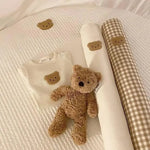 coussin bébé patch ours carreaux beige doux matériau coton dessin animé maternité
