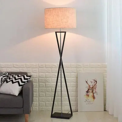 lampe sol moderne abat jour tissé structure géométrique noir doré led minimaliste