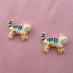 bijoux kawaii chats colorés cartoon modernes 20 30mm blanc bleu orange rose jaune