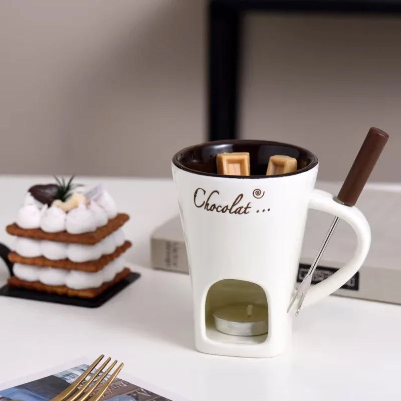 fondue chocolat moderne tasses lait rouge noir blanc cuillère bougie