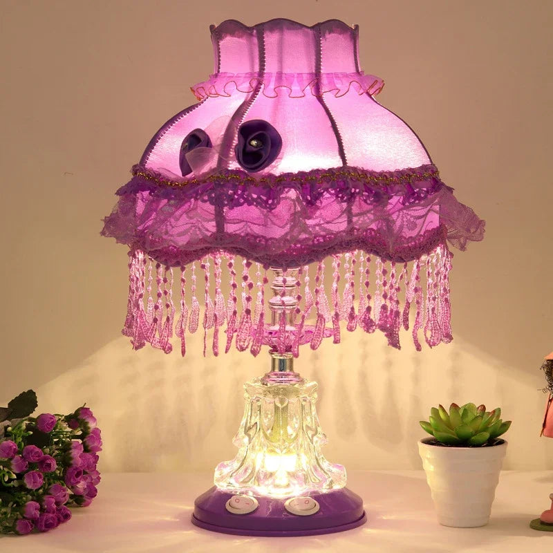 lampe table vintage rose chambre enfant abat jour dentelle interrupteur bouton led romantique chambre