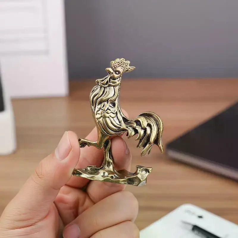 statue coq doré bronze texturé détails sculptés traditionnel artistique dimensions 4cm 6.5cm