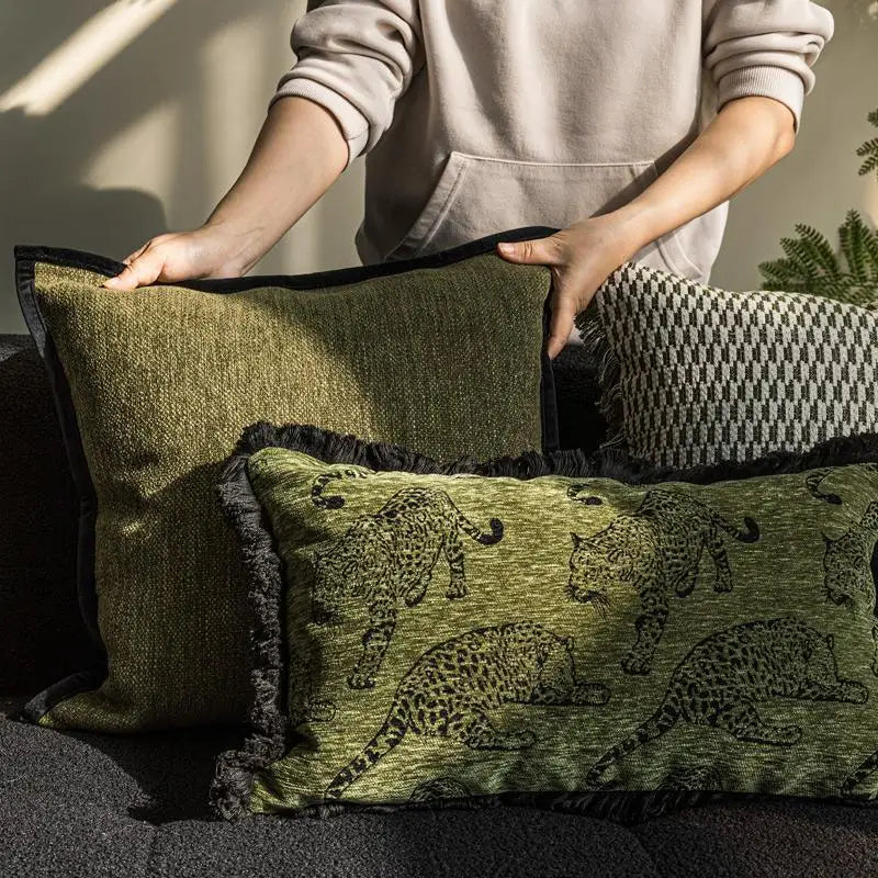 housse coussin motif léopard noir vert olive moderne décoration intérieure polyester carré sofa chaise