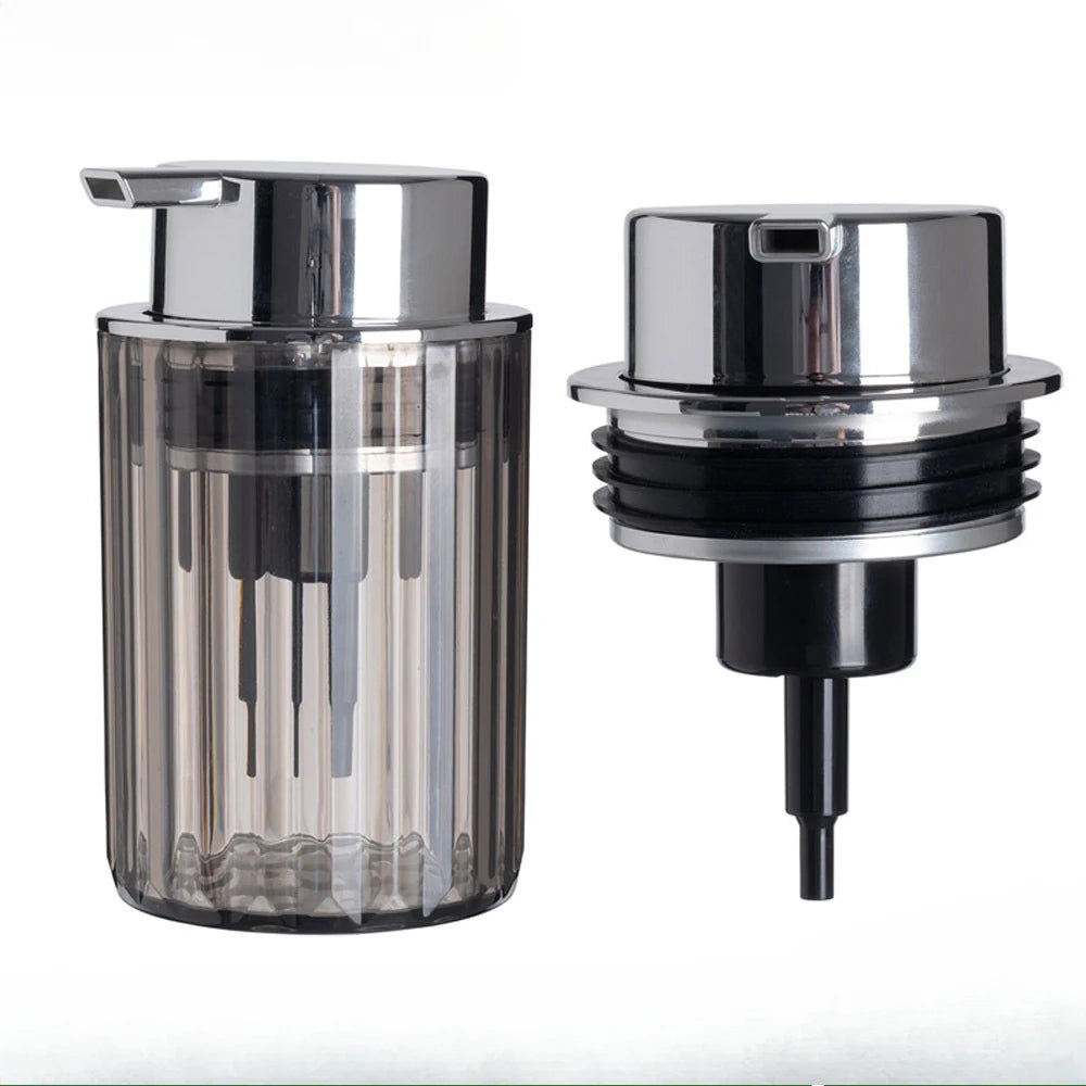 distributeur savon liquide transparent moderne rayures verticales pompe élégant salle bain comptoir