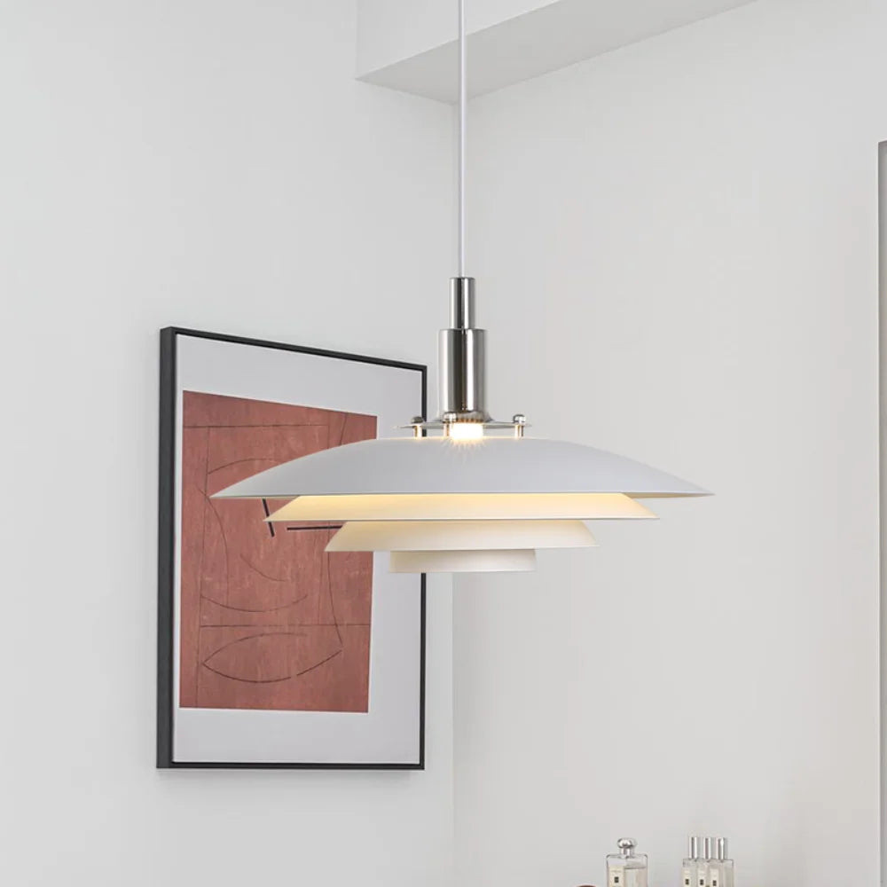 Lampe de chevet suspendue LED blanche design UFO allumée en ambiance chaleureuse