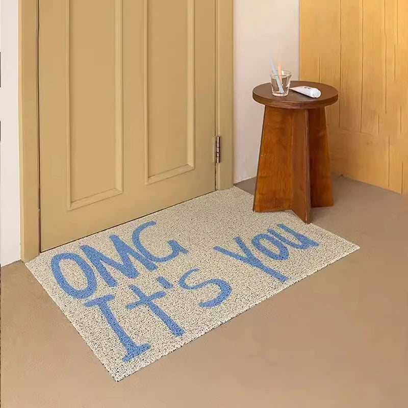 tapis pvc antidérapant moderne lettres omg imprimées beige clair bleu couloir extérieur 40x60cm 50x80cm