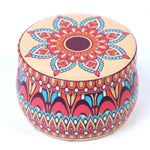 boîtes rondes métal multicolores motifs floraux géométriques boho chic décoration maison
