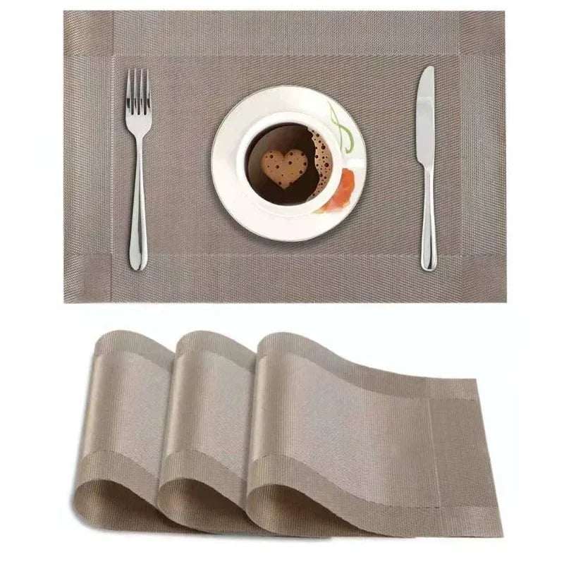tapis table moderne rayures horizontales beige marron gris clair assiette cuillère couteau tasse