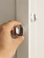 boutons porte argenté moderne élégants meubles chambre tiroirs cuisine lisses brillants travaux bois européens