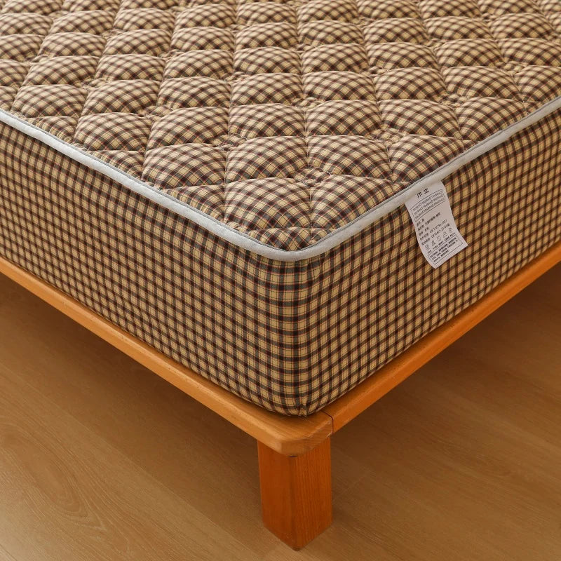 housse matelas matelassée antiallergique antibactérie marron beige gris carreaux tissu coton élastique