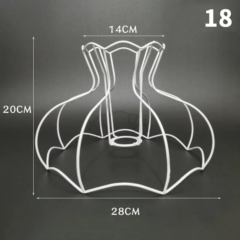support lampe blanc grille métallique moderne cadre fer abat jour table décoration intérieur