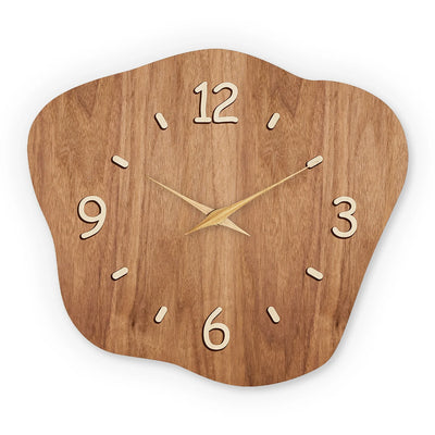 Horloge murale en bois asymétrique style rétro français vue de face