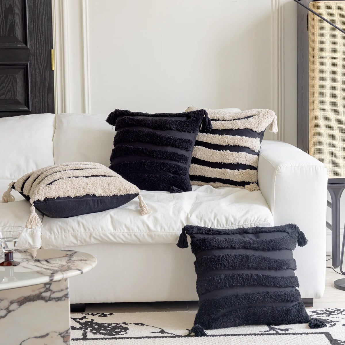 coussin carré géométrique brodé noir blanc rayures moderne amovible lavable 45x45cm