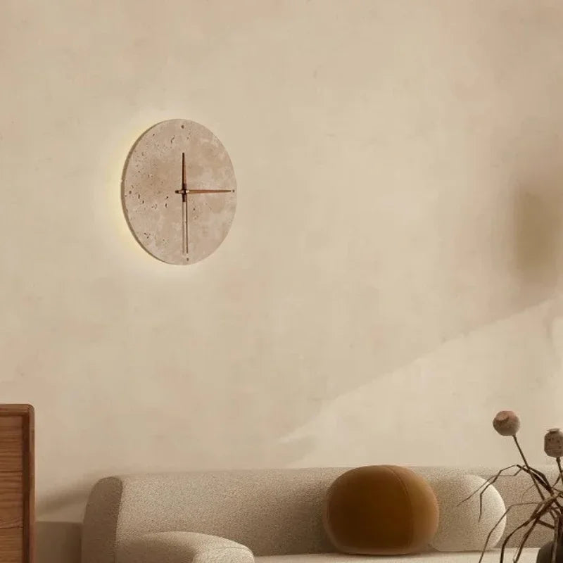 lampe murale horloge ronde pierre texturée minimaliste contemporaine led beige clair marron salle manger